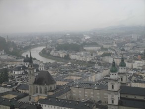 Le château de Salzbourg (sous la pluie)
